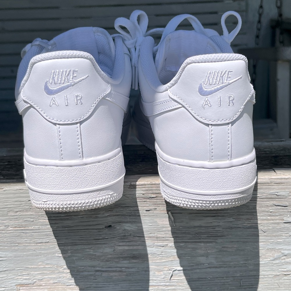 Nike Air Force 1s ‘07 Triple White Mens Size 9